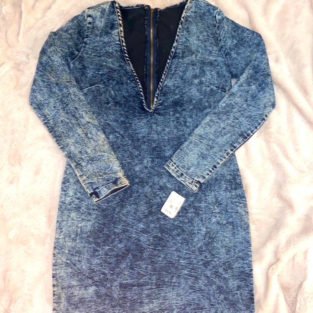 Stretch  V neck Denim acid wash XL midi  light weight  dress w/gold zipper back